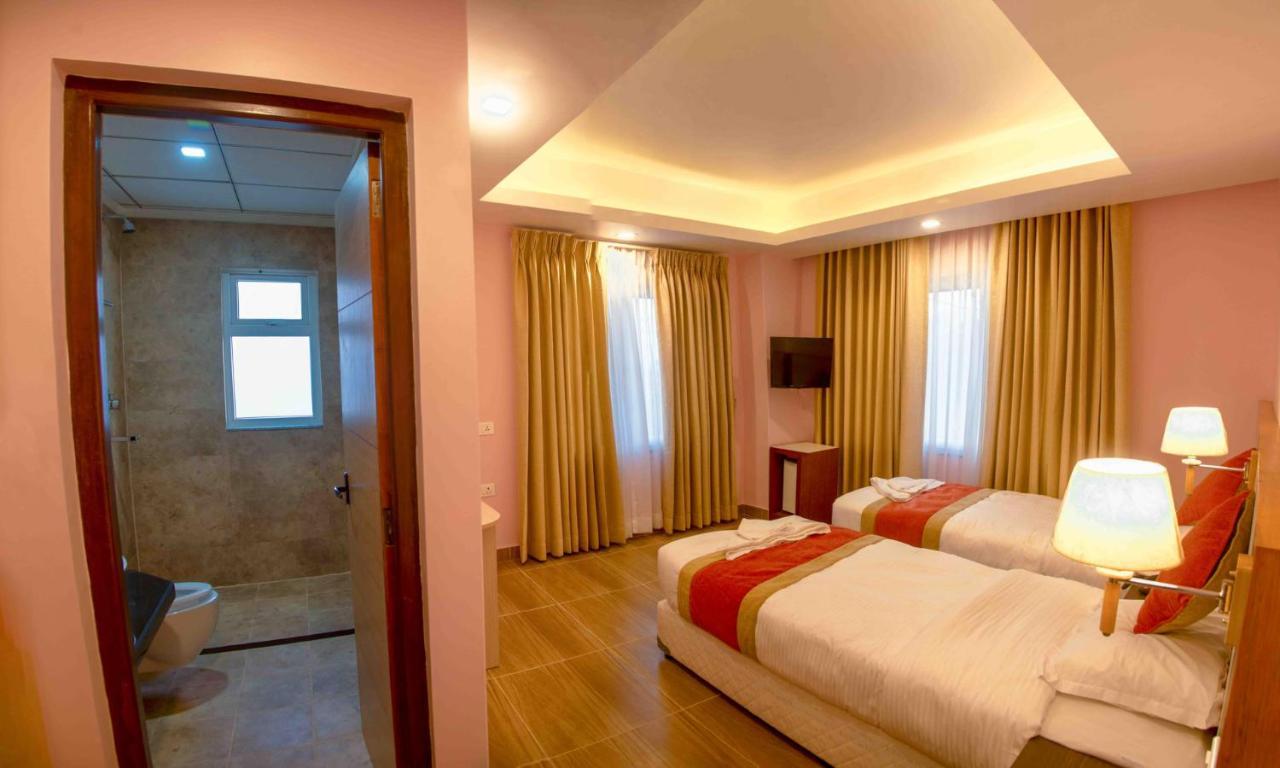 Hotel Krishna Катманду Екстериор снимка